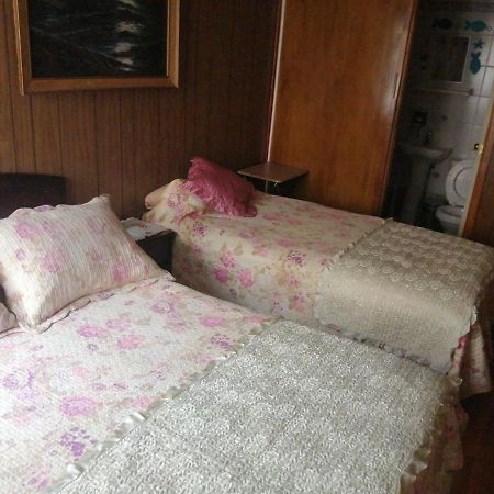 プンタアレナス Alojamiento Familiar Rey Bed & Breakfast エクステリア 写真