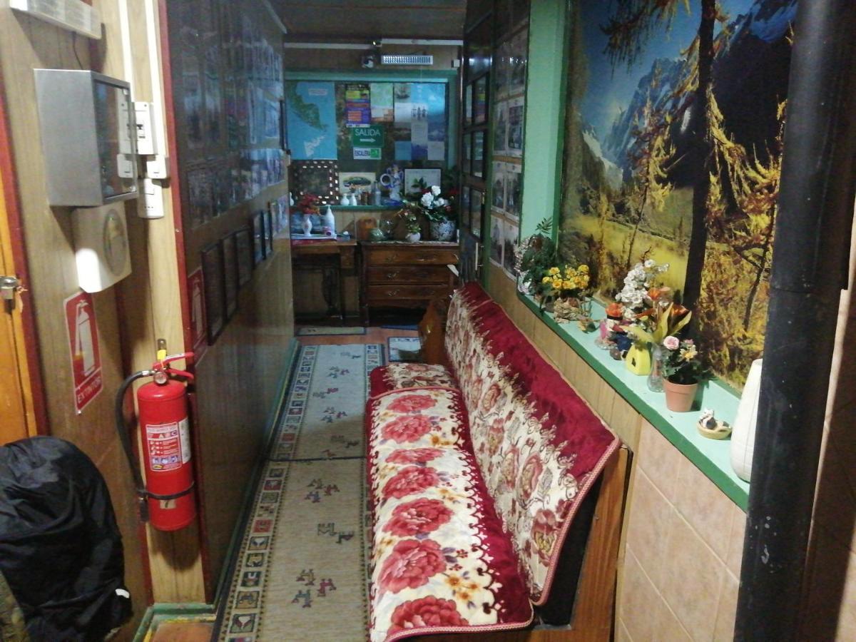 プンタアレナス Alojamiento Familiar Rey Bed & Breakfast エクステリア 写真