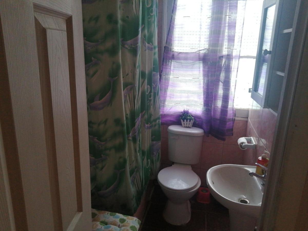 プンタアレナス Alojamiento Familiar Rey Bed & Breakfast エクステリア 写真