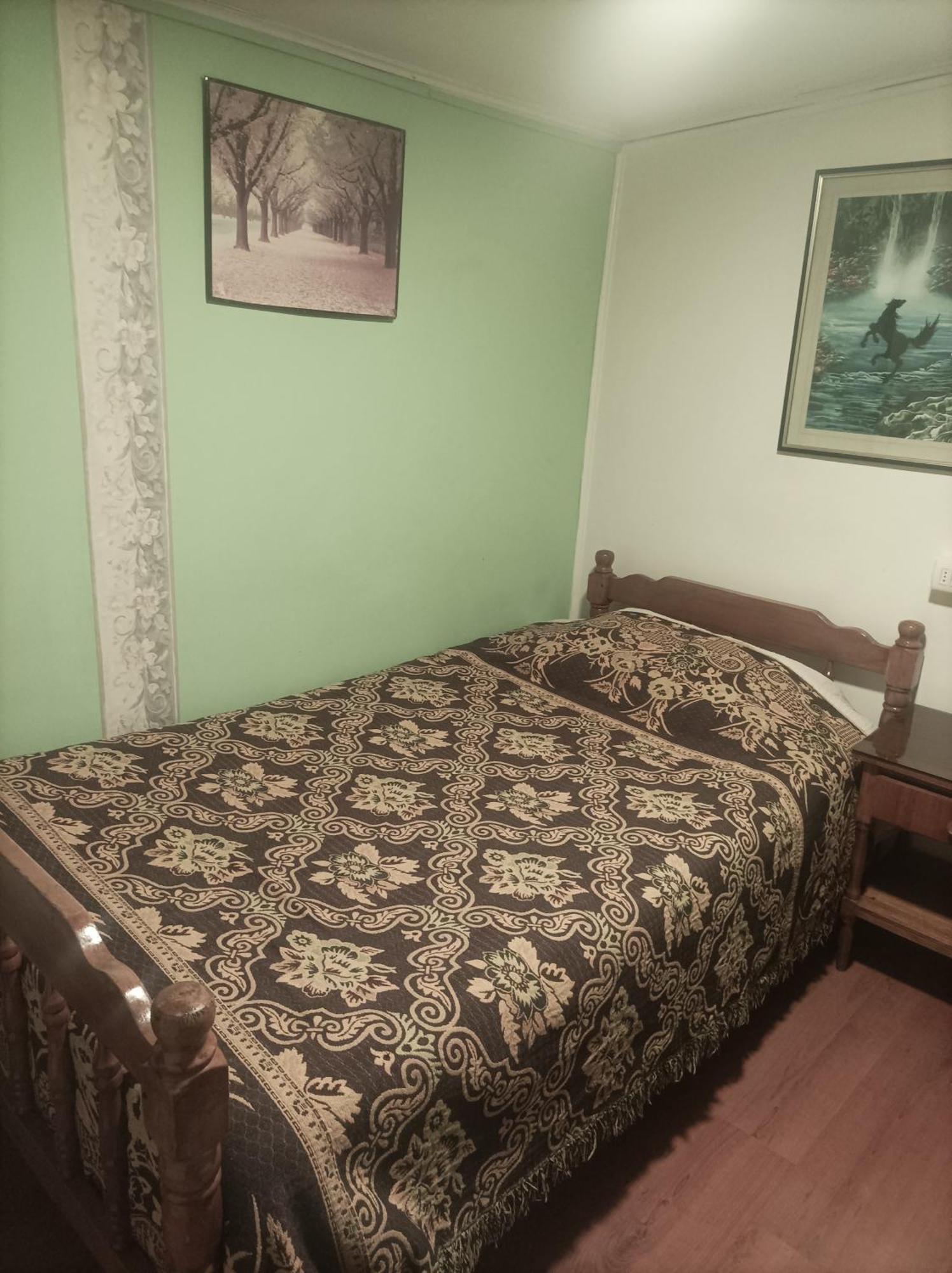 プンタアレナス Alojamiento Familiar Rey Bed & Breakfast エクステリア 写真